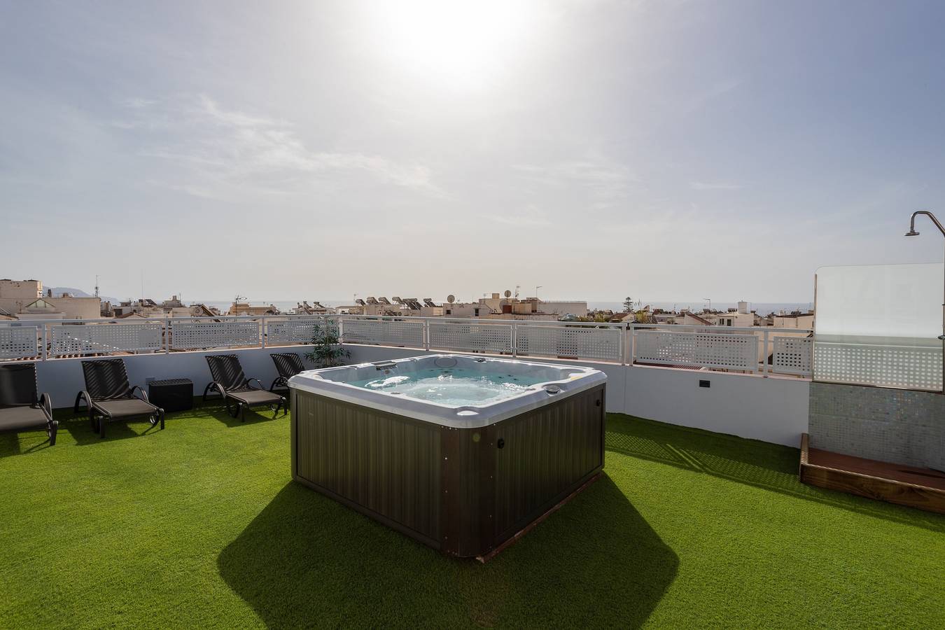 Hel lejlighed, Holiday Apartment 'Terraza Mar y Montaña' with Sea View, 2 Terraces & Wi-Fi in Nerja Centre, Nerja