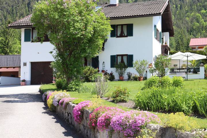 Ferienwohnung für 2 Personen, mit Balkon und Garten