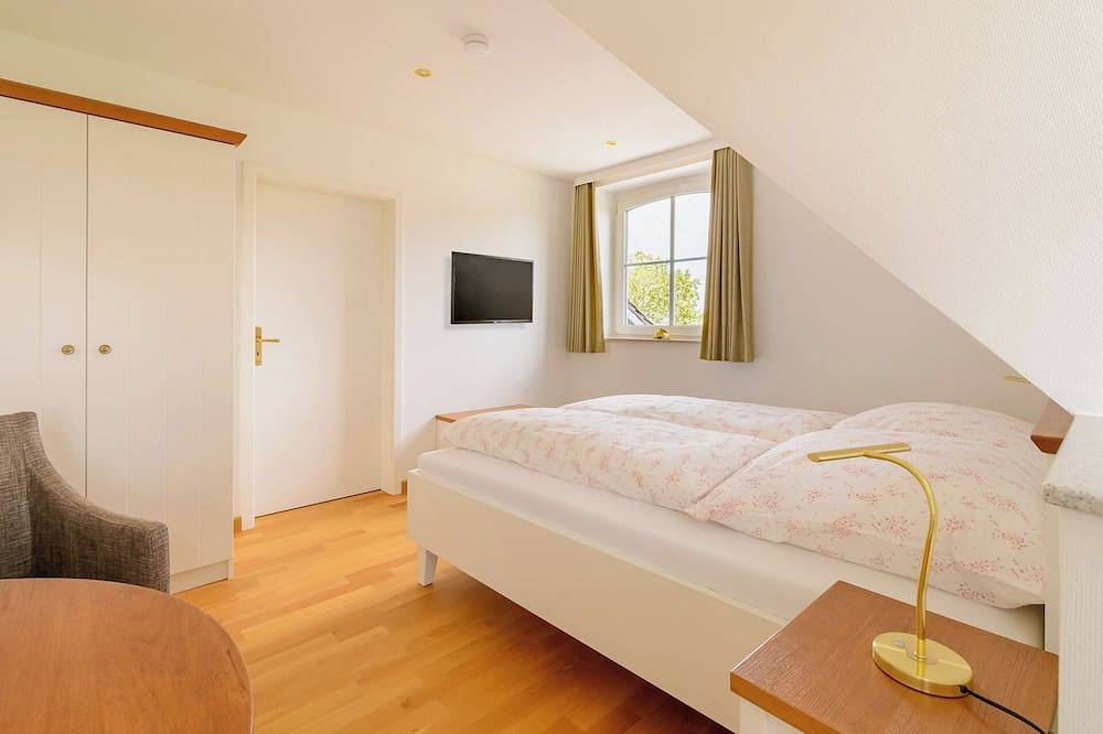 Ganze Wohnung, Landhaus Wittmaack Dircks Ferienwohnung Möwe Erholungsurlaub an der Nordsee in Norderfriedrichskoog, Eiderstedt