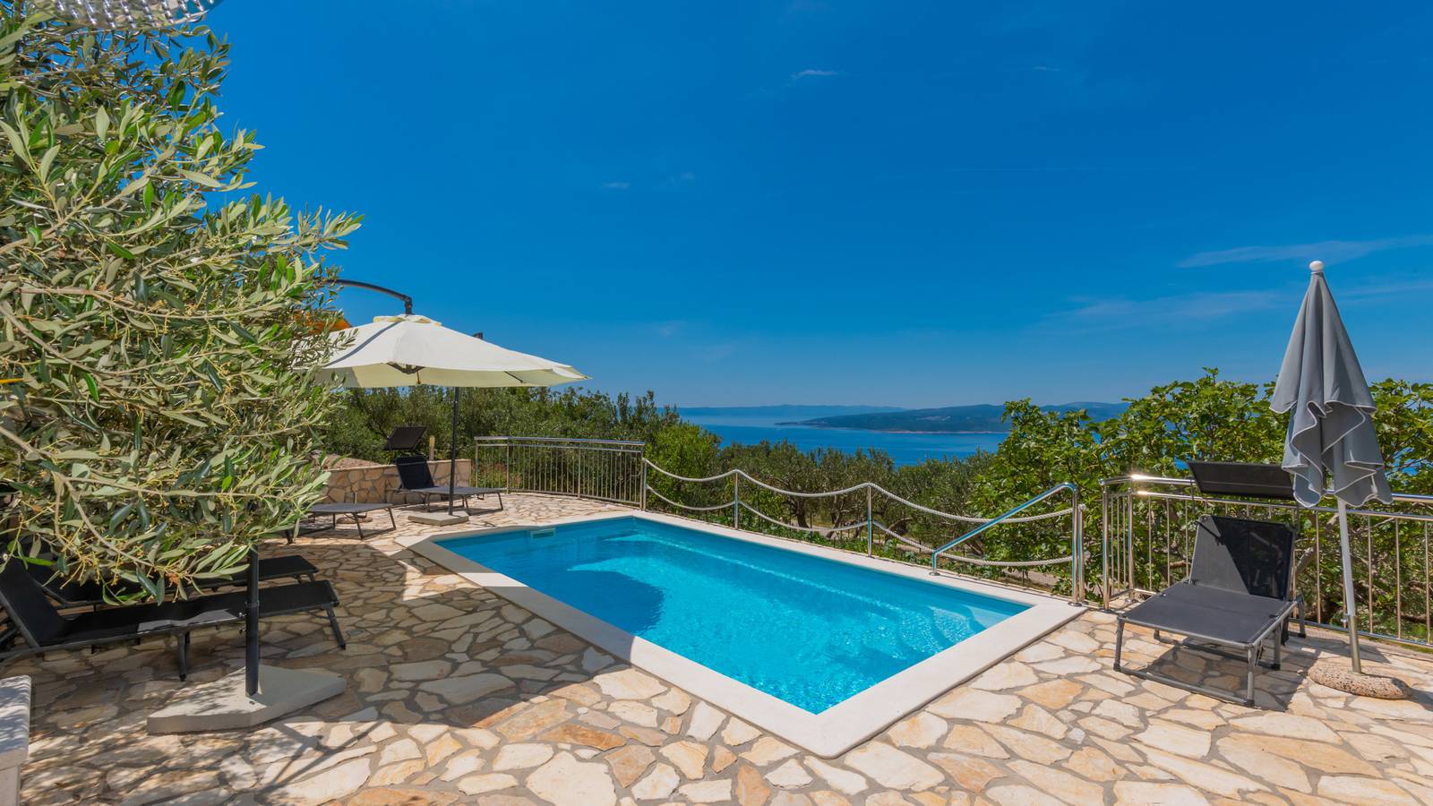 Villa Radic -  Makarska by Villas Guide in Baska Voda, Makarska Riviera