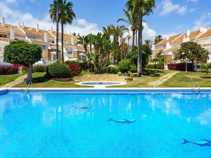 Apartamento para 6 personas, con jardín y piscina en El Paraíso