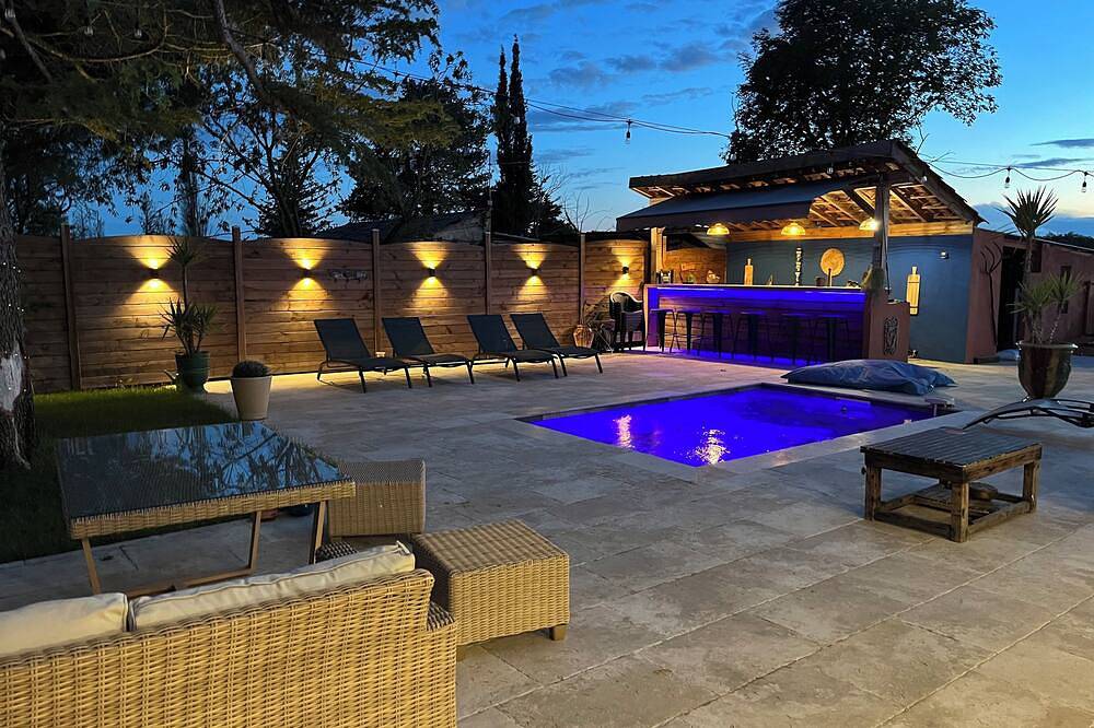 Villa with swimming pool heated from May to October, set in wooded grounds in Fabrègues, Mittelmeerküste (Frankreich)