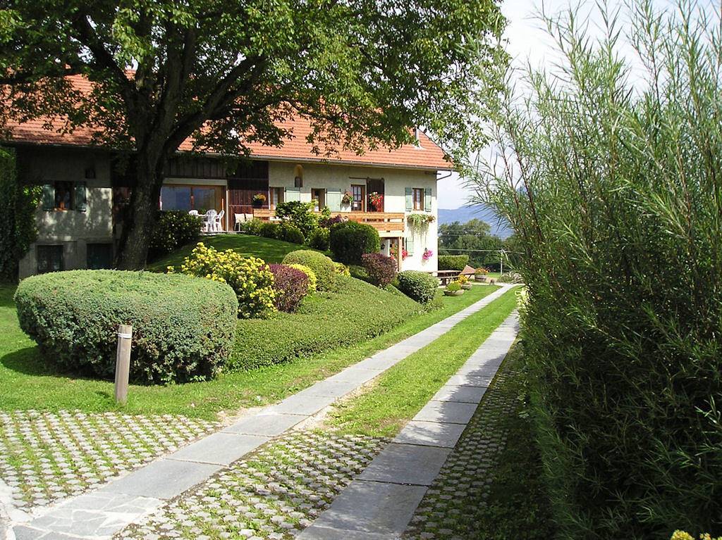 Le Charmagit - chambres et restaurant in Amancy, Région de Bonneville