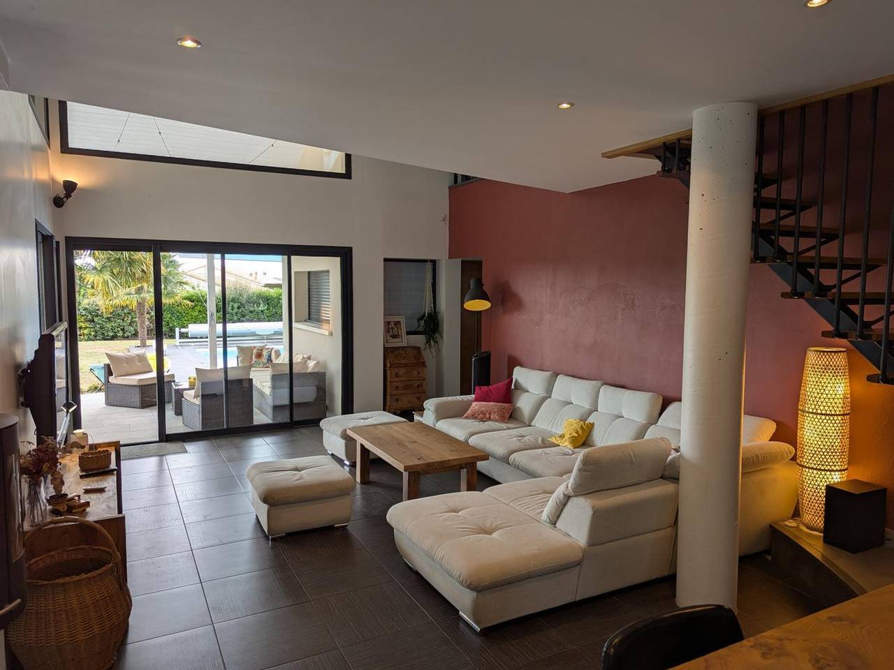 Modernes Haus mit privatem Pool, geschlossenem Garten und Wlan in Soyaux, Charente