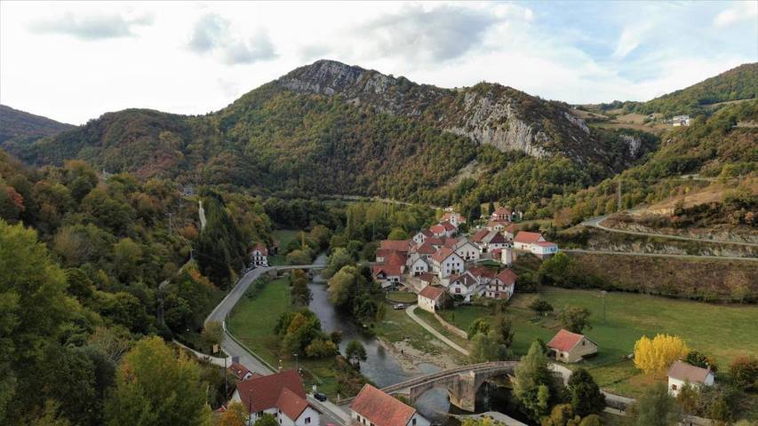 Hotel para 2 personas, con vistas y jardín en Aribe - 3