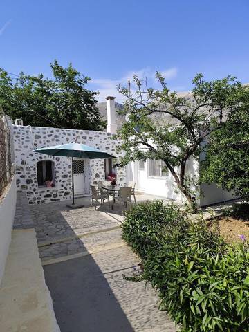 Gîte pour 4 personnes, avec jardin dans Panormos