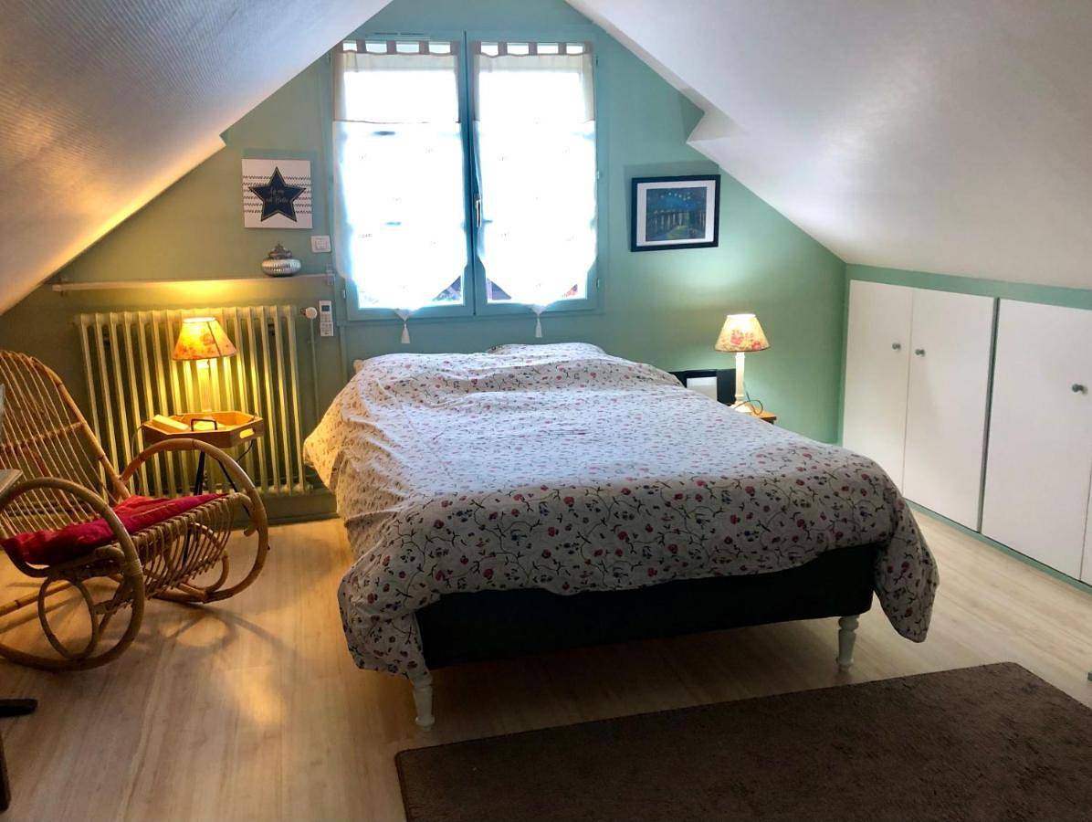 Double Room with Private Bathroom in Auxerre, Région d'Auxerre