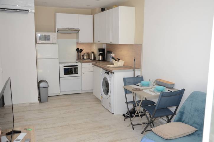 Gîte pour 3 personnes, avec balcon dans Plage des Pins - 4