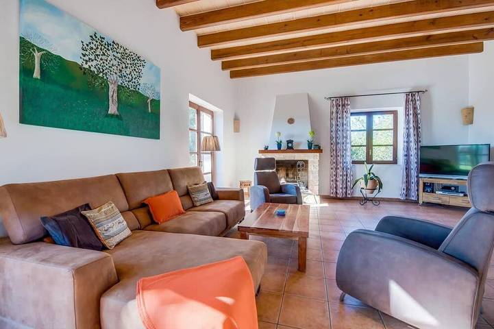 Schönes Haus in Portocolom mit privatem Swimmingpool, der sowohl drinnen als. in s'Horta, Felanitx