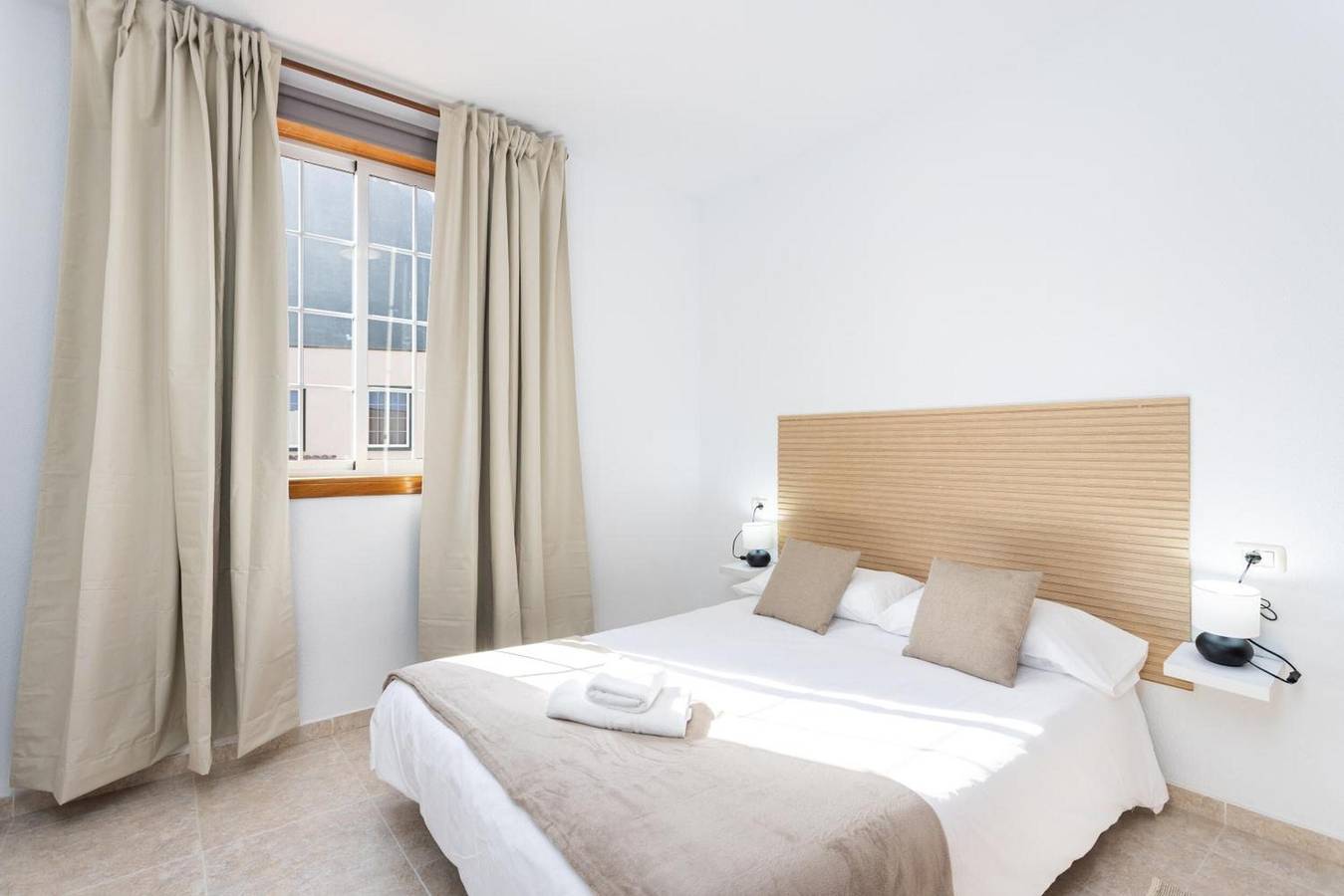 Apartamento Vacacional 'Tenohomes Cálido y Cómodo' con Terraza Privada, Wi-Fi y Aire Acondicionado in San Bernardo, Los Silos