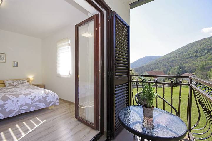 Appartement entier, Bel appartement de campagne Dolac - Vallée, Vrlika en Croatie in Vrlika, Zagora Dalmatie