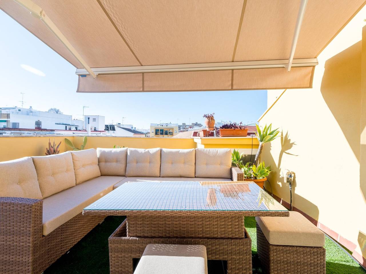 Apartamento vacacional entero, Rd2 Aparcamiento Incluido Triana Terraza Privada 3D & 2Bñ in Central Seville, Sevilla