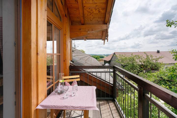 Appartement entier, Appartement 'Neubau - Freundliche' avec vue sur les montagnes, jardin partagé et Wi-Fi in Höslwang, Chiemsee