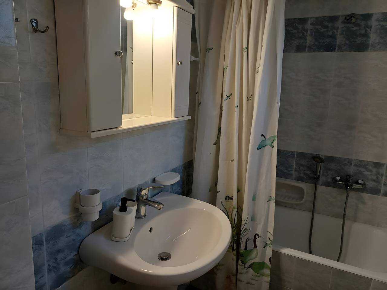 Yiannis & Ria’s Farmhouse—Country Retreat with Garden, Orchard, Countryside Views & Sunset in Kalamata, Messenia region
