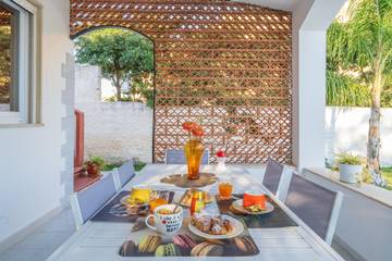 Log Cabin for 6 People in Syracuse, Sicily, Photo 4