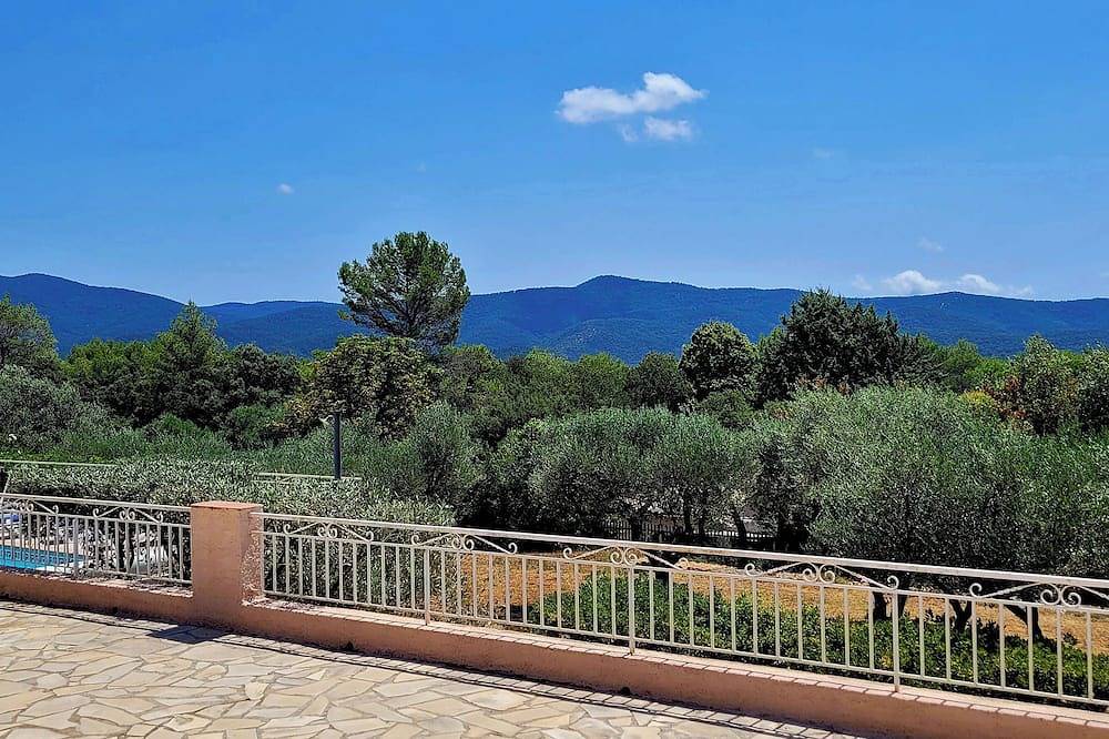 Propriété 10 personnes avec piscine au milieu des oliviers in Carnoules, Région de Toulon