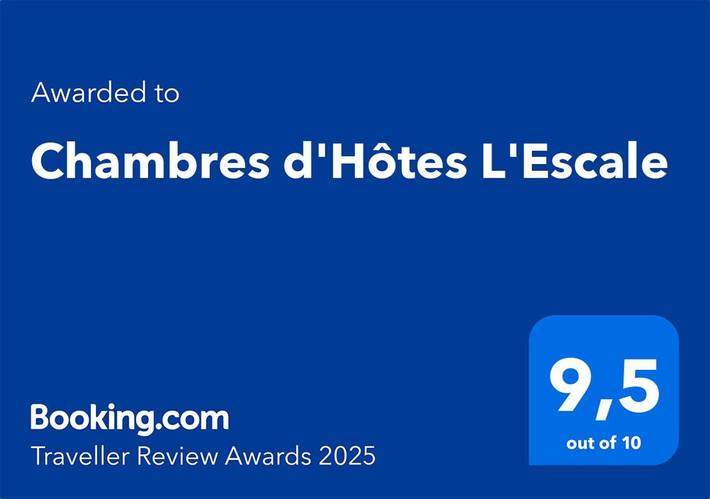 Chambre d’hôte pour 2 personnes, avec terrasse et piscine ainsi que vue et jardin dans Rhône - 3