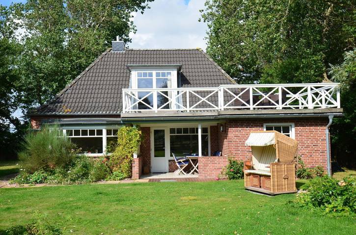 Ferienhaus für 4 Personen, mit Terrasse und Garten in Klanxbüll