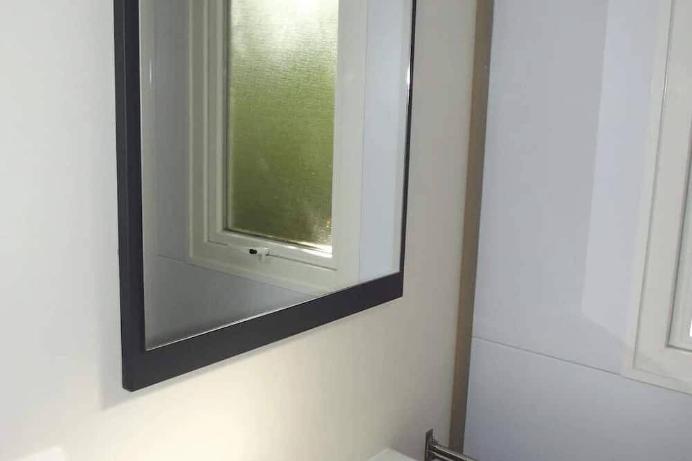 Zecamping 4 étoiles animé piscine chauffée pet friendly chalet Tv Lv in Le Grand-Serre, Région de Valence