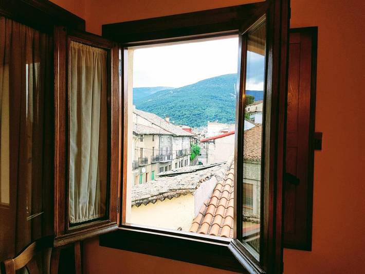 Location de vacances pour 6 personnes, avec terrasse et vue, animaux acceptés à La Adrada - 4