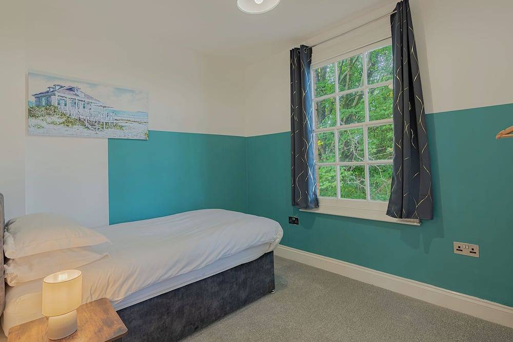 Central Banbury stay comfy and spacious for groups in Banbury, Oxfordshire