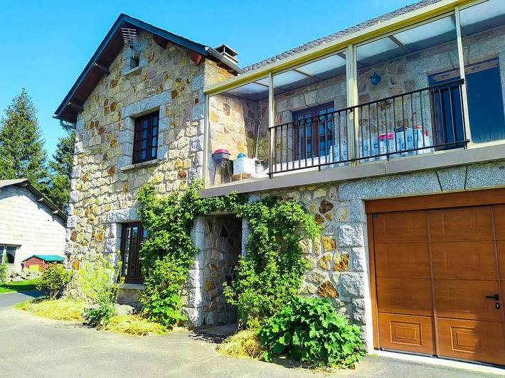 Gîte pour 2 personnes, avec jardin et piscine à Saint-Alban-sur-Limagnole