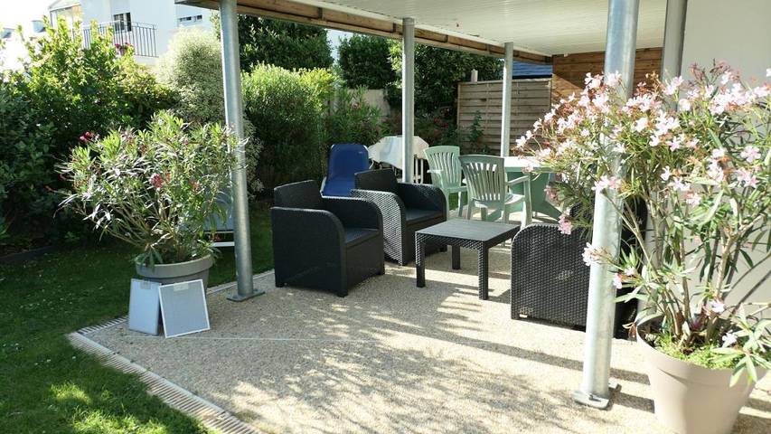 Gîte pour 3 personnes, avec vue ainsi que vue sur le lac et jardin dans Plage De Treherve - 3