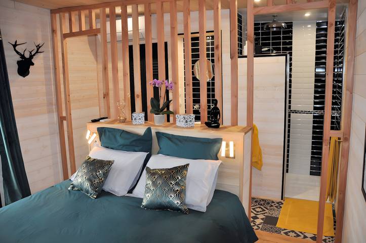 Camera 'La Parenthèse - Chambre D'hôtes' con terrazza condivisa, Wi-Fi e aria condizionata in Bergerac, Périgord Pourpre