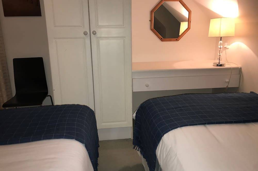 Stunning Home Adjacent to Killarney National Park - Free Wifi. in Scrahane, Killarney