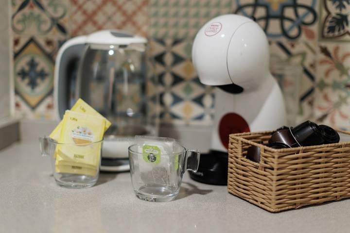 Entire apartment, Apartment 'Gran Plaza' with Private Terrace, Wi-Fi and Air Conditioning in Nervión, Sevilla