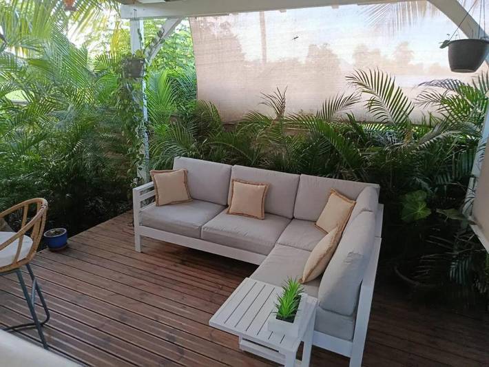 Location de vacances pour 4 personnes, avec jardin ainsi que piscine et terrasse, animaux acceptés dans Pointe Faula - 2