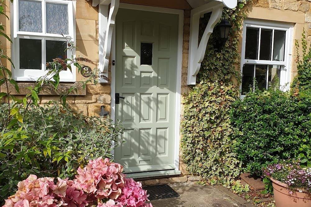Cosy Carol Cottage Just Off The High Street in Chipping Campden, Gloucestershire