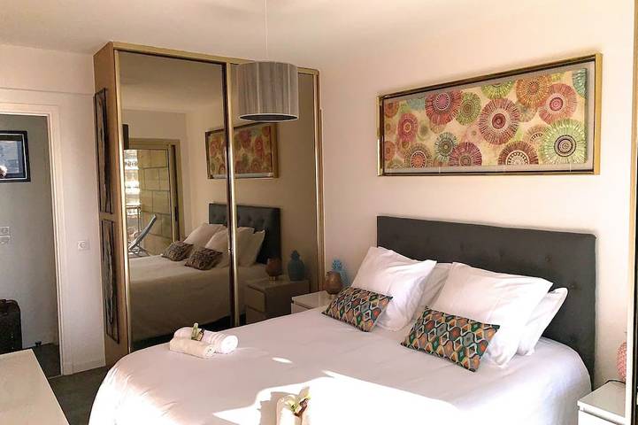 Gîte pour 3 personnes, avec terrasse et jacuzzi dans Palais Des Festivals Et Des Congres - 2