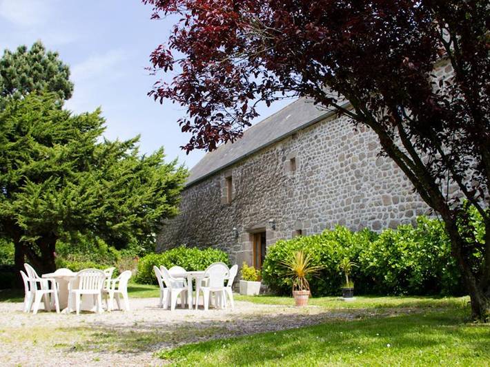 Gîte pour 12 personnes, avec jardin et terrasse à Réville - 4