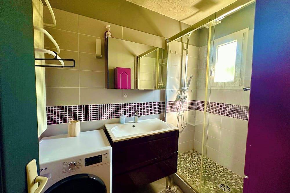 Vacation House in Quiet Village, Welcome to our 3 bedroom countryside retreet in Monnerville, Essonne