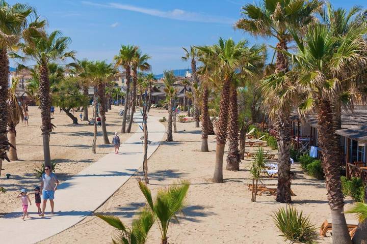 Camping pour 4 personnes, avec Jacuzzi et Terrasse ainsi que Piscine et Sauna à Grimaud - 4