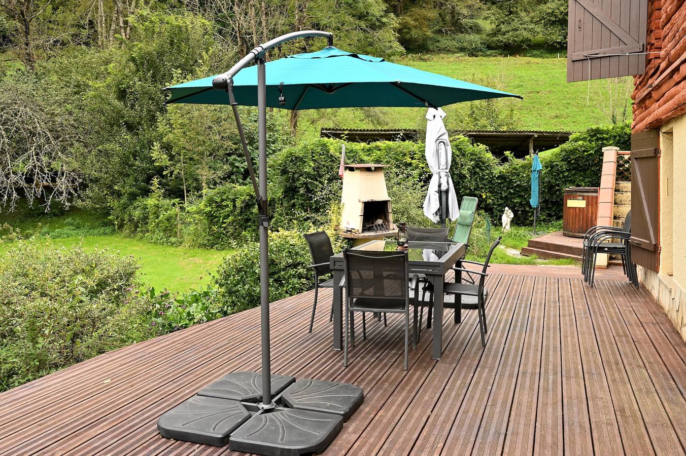 Vakantiehuis 'Sport Et Réconfort En Couserans' met Uitzicht op de Bergen, Privéterras en Wifi in Soulan, Parc naturel régional des Pyrénées ariégeoises