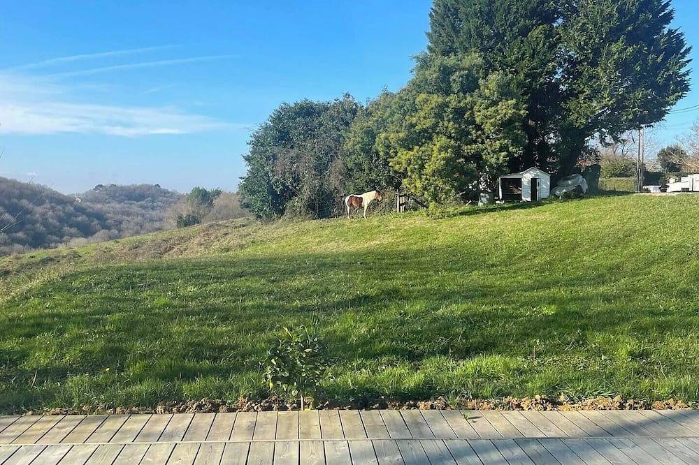 Pays Basque: Family home with large garden, close to mountains and ocean! in Mouguerre, Region de Bayona