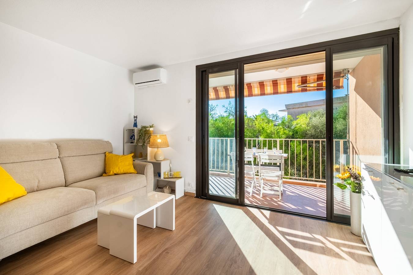 Ganze Wohnung, Appartement „Mon Repaire“ – hell, klimatisiert, nahe am Meer in Fréjus Plage, Frejus