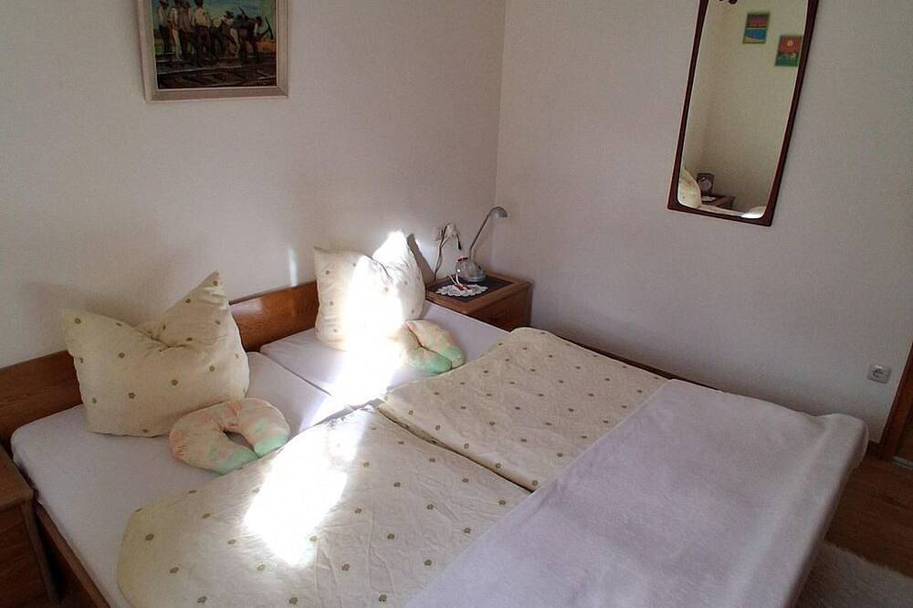 Ganze Wohnung, Ferienwohnung (1-2 Pers.) - Haus Bernadette in Saulgrub, Bayerische Alpen