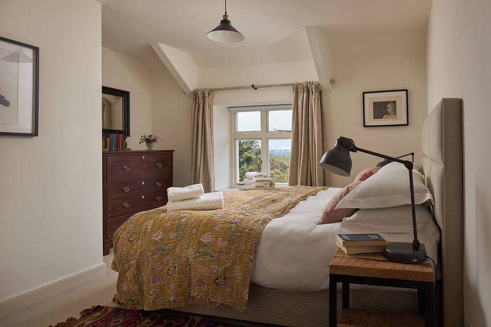 Idyllic house vast views, great for winter walks & cosy nights by open fires. in Tiverton, Devon