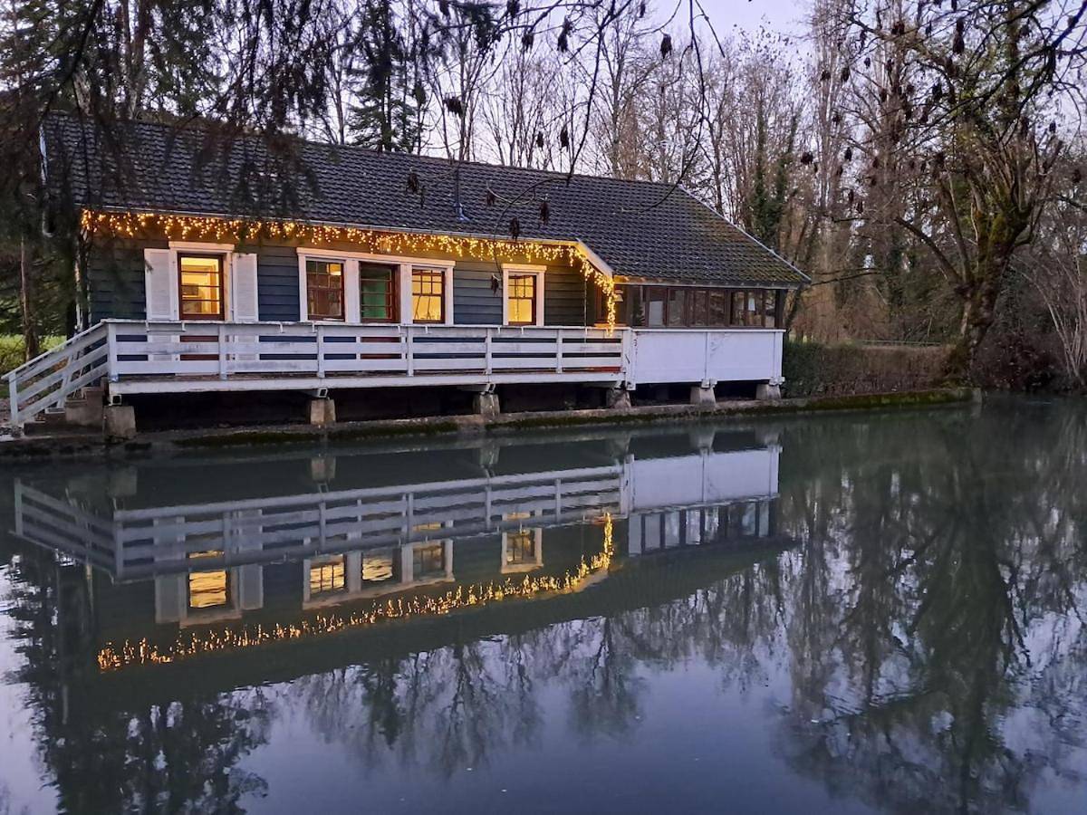 Le rêve au fil de l'eau in Marmagne, Région de Montbard