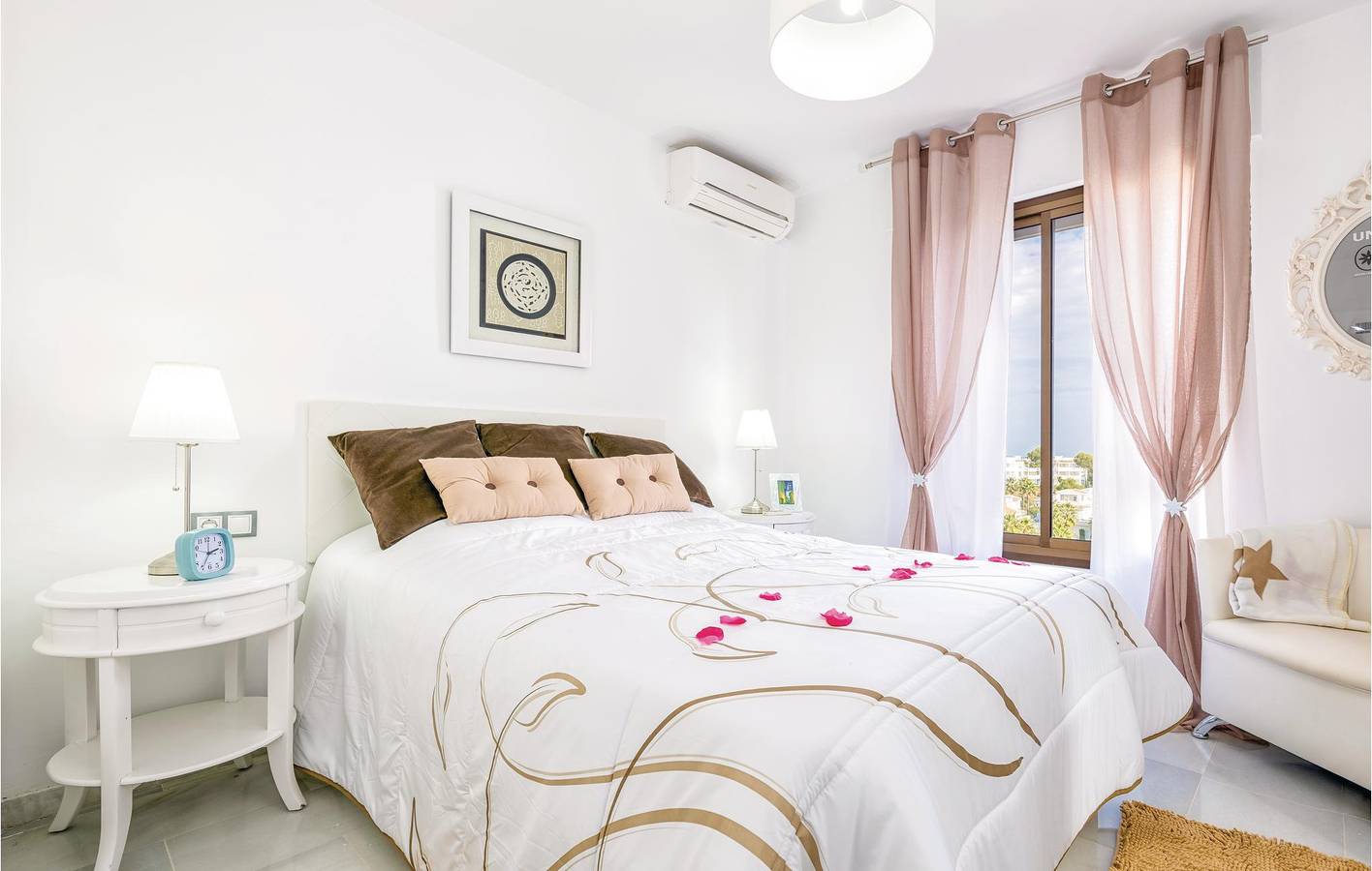 Apartamento vacacional entero, Apartamento con vistas al mar, piscina y aparcamiento in La Cala de Mijas, Mijas