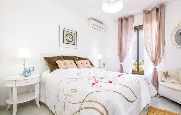 Ganze Ferienwohnung, Apartment mit Meerblick, Pool und Parkplatz in La Cala de Mijas, Mijas