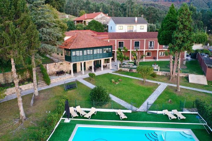 Casa rural para 2 personas, con Terraza y Jardín además de Piscina para niños y Piscina en Comarca de Pontevedra