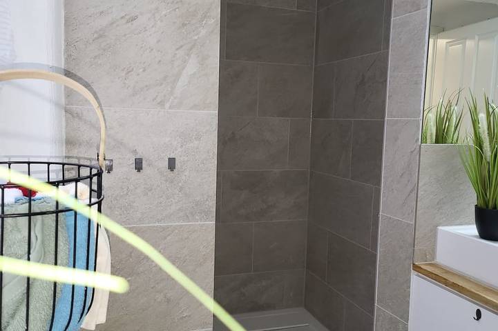 Ganze Wohnung, Pension Kostera 1. Og | 7 Einzelbetten & Parkplatz in Babenhausen, Südhessen