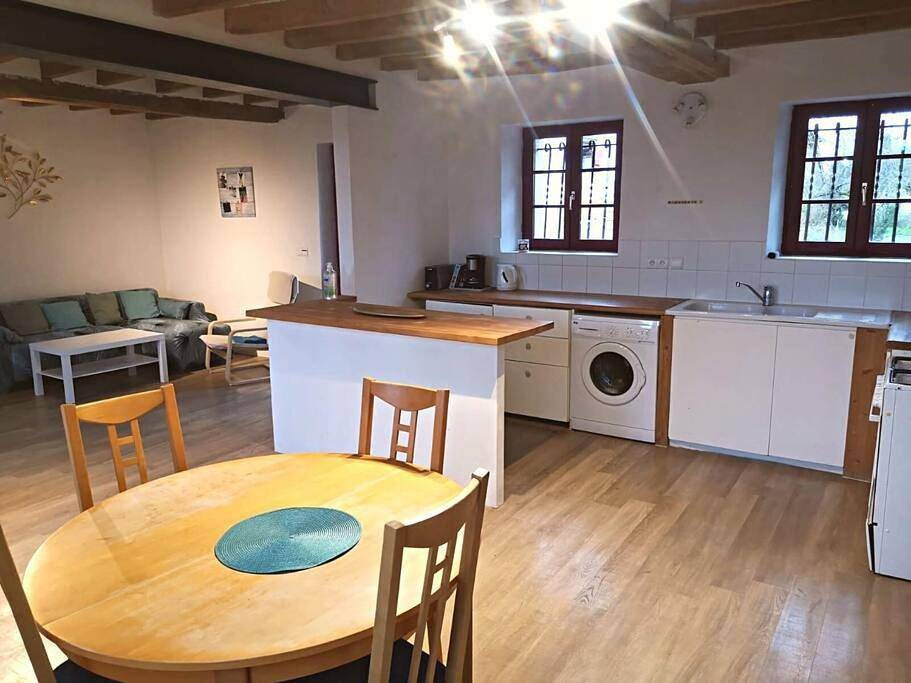 Three-Bedroom House in Amilly, Région de Montargis