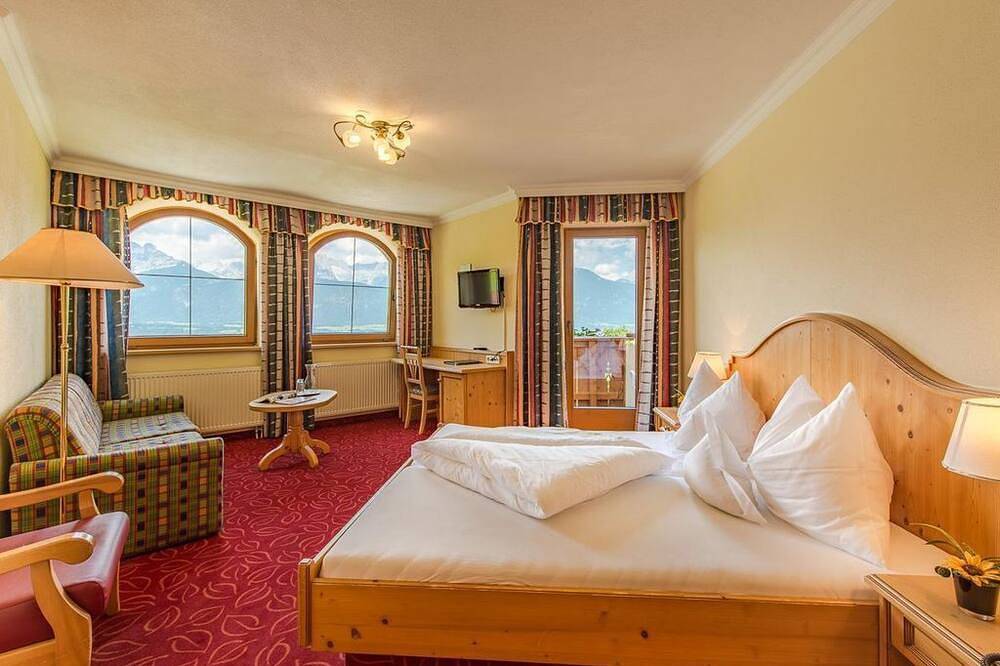 Doppelzimmer Haupthaus - Hotel Pension Jägerhof Kg in Tuxer Alpen, Kolsassberg