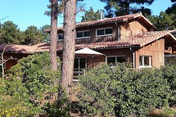 Ferienhaus für 8 Personen, mit Terrasse und Garten in Carcans Plage