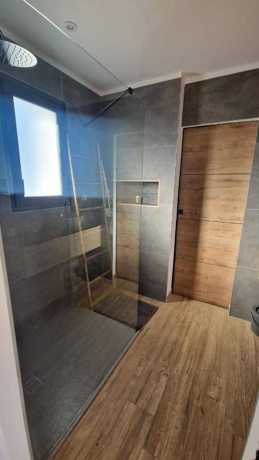 Gîte pour 4 personnes, avec piscine ainsi que jardin et terrasse à Gignac-la-Nerthe - 3